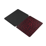 Blood Prowl | Dunkelrotes Leopardenmuster iPad Hülle mit Apple Pencil Halterung