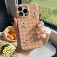 Daisy Check | Peach Gingham Daisy MagSafe iPhone Case